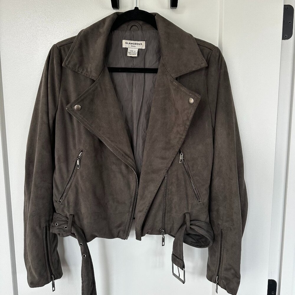 Glamorous Faux Suede Cropped Moto Jacket in Gove Grey